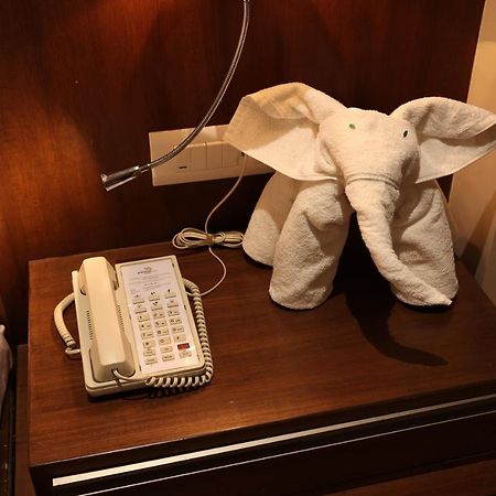 Pride Hotel Bhopal Dış mekan fotoğraf