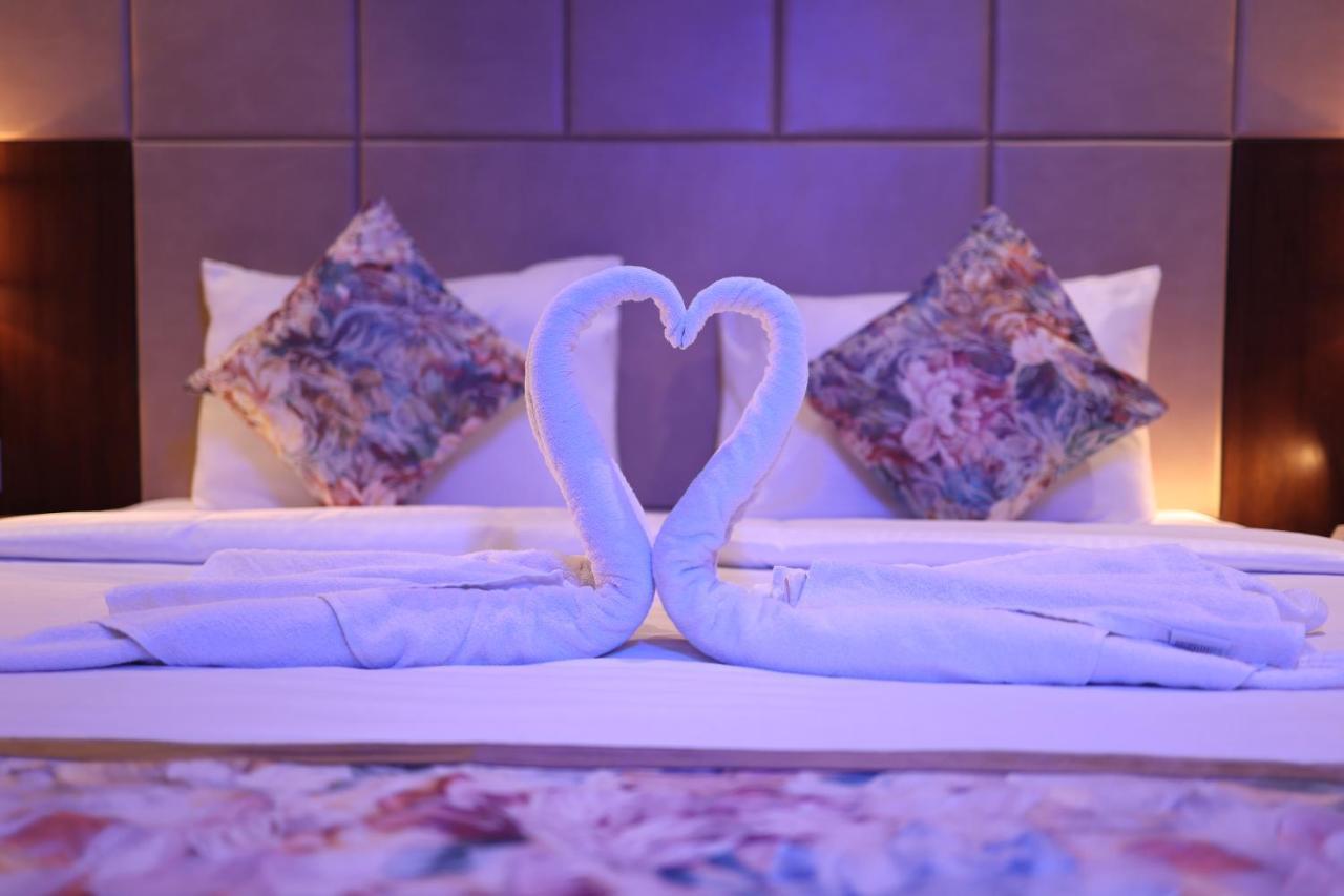 Pride Hotel Bhopal Dış mekan fotoğraf